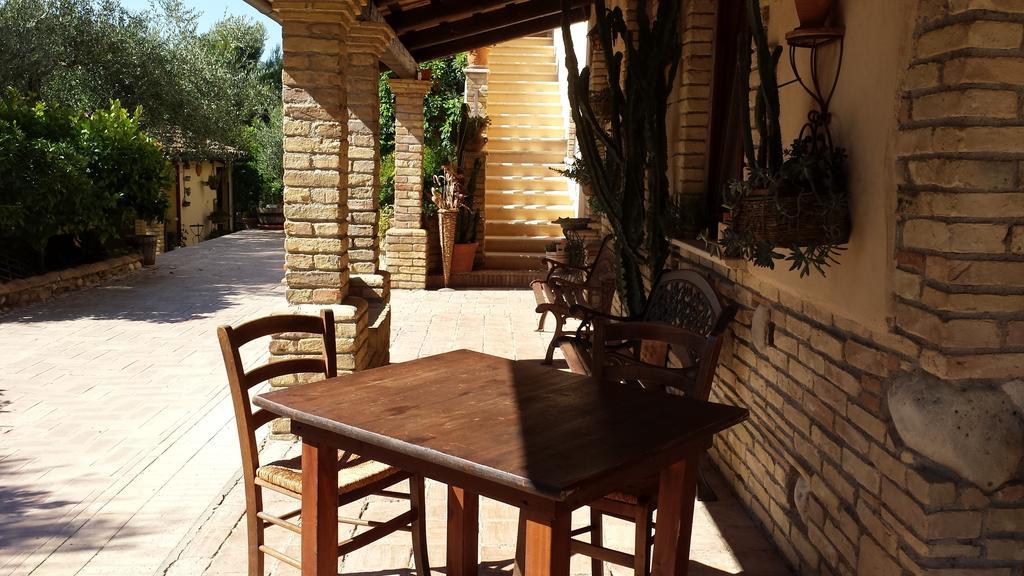 ピネート Agriturismo Col Morino Bed & Breakfast エクステリア 写真