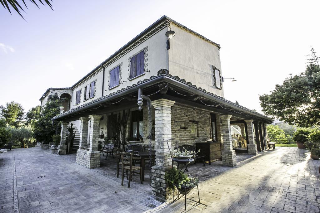 ピネート Agriturismo Col Morino Bed & Breakfast エクステリア 写真